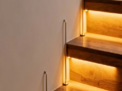 楼梯踏步灯怎么布线和安装