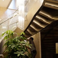 酒店箱梁结构钢旋转楼梯