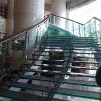 酒店大堂玻璃楼梯