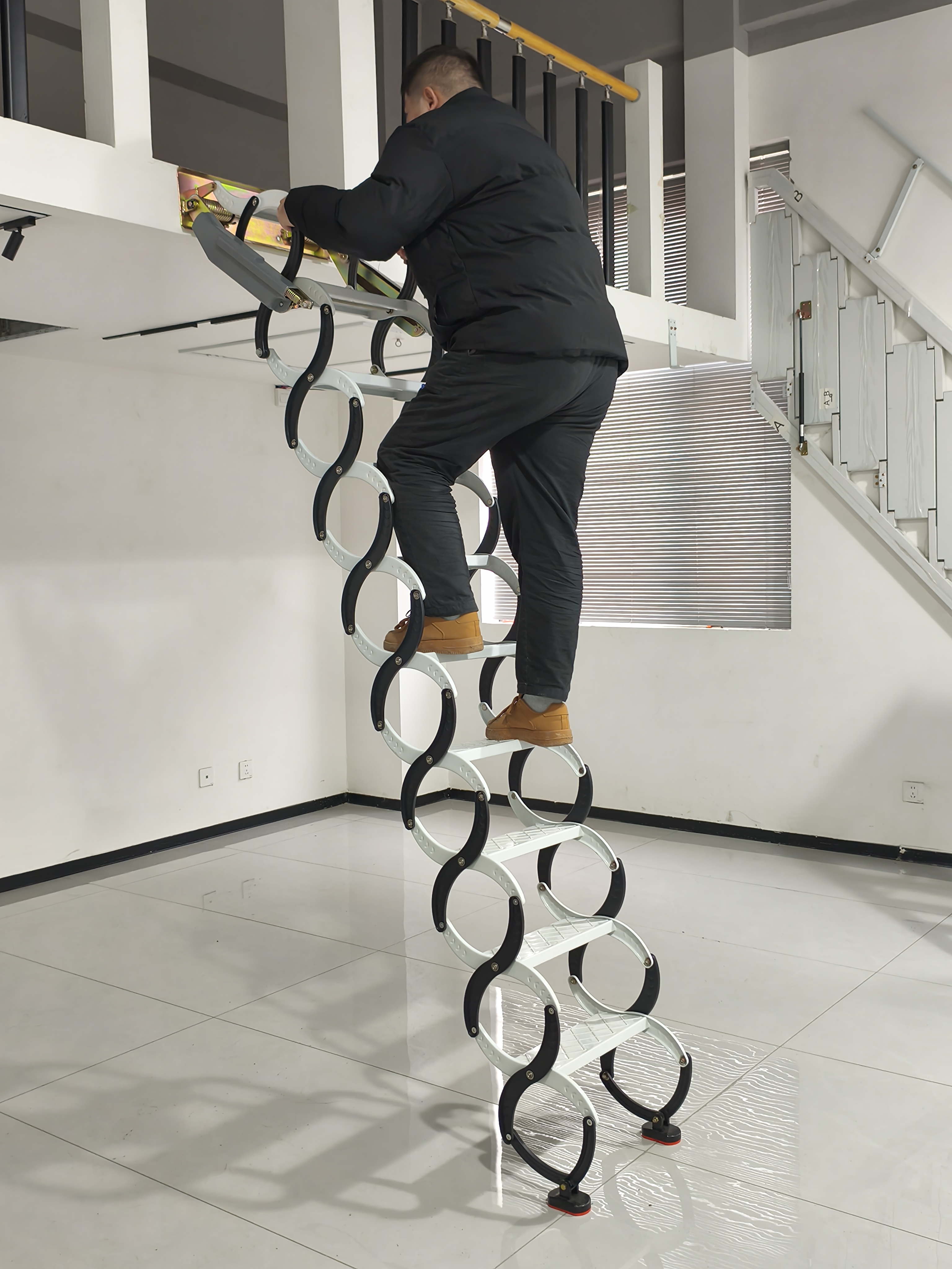 阁楼伸缩楼梯老牌生产商_阁楼楼梯的装修效果图大全_阁楼伸缩楼梯老牌制造厂售后