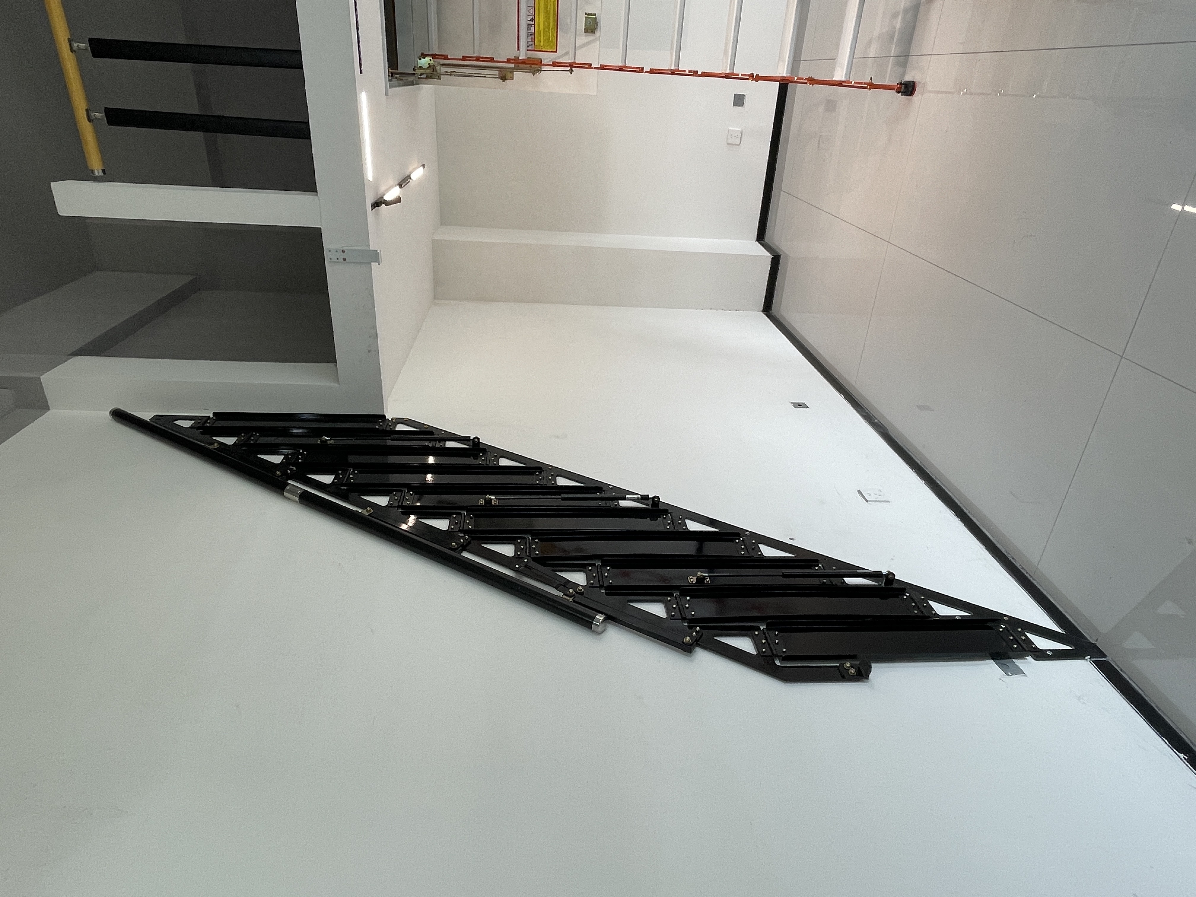 阁楼楼梯的装修效果图大全_阁楼伸缩楼梯_伸缩楼梯选购指南