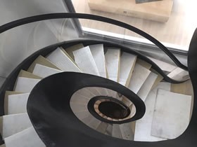 别墅椭圆异型结构旋转楼梯