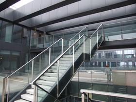 科技院旋转楼梯案例