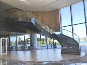 售楼处室内楼梯案例